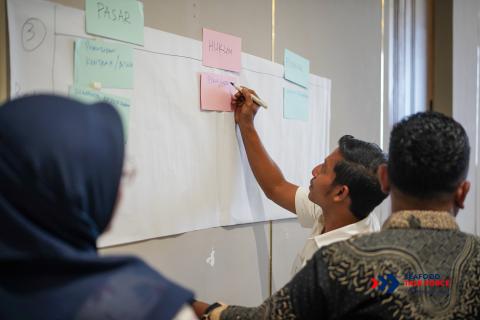 Seafood Task Force Recruitment Agency Training in Indonesia - Participant hands-on workshop