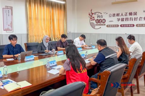 Representatives from Seafood Task Force